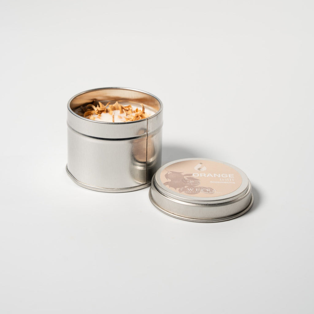 Kerze mit getrockneter Orange von WeFra-Candles, elegante Wachskerze mit dekorativer Zitrusfrucht-Optik.